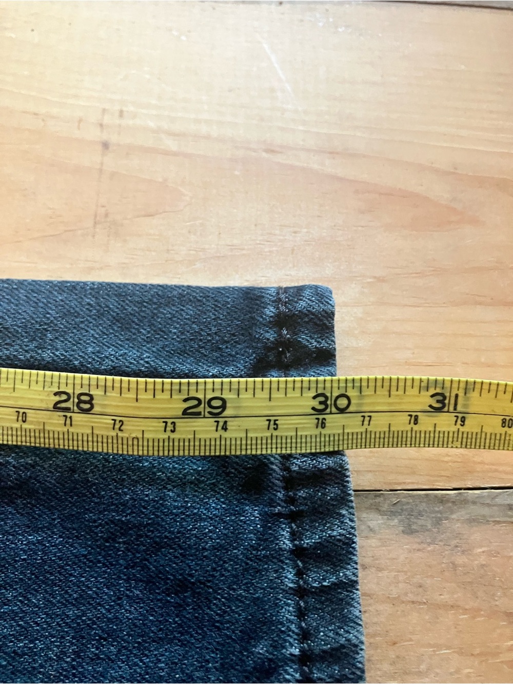 Levi's Women's Black Straight Leg Jeans - Picture 8 of 10